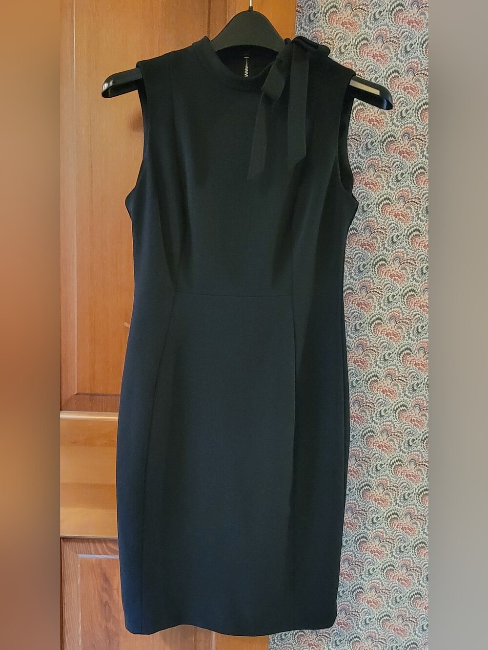 Calvin Klein Black Sleeveless Bow Neck Sheath Dress Size 6 LBD